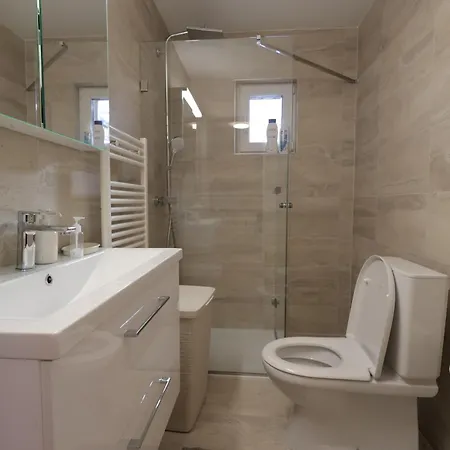 Panorama House سبيز